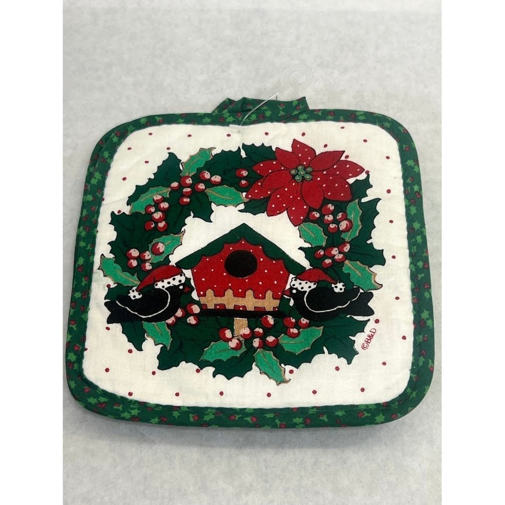 B&D Christmas Pot Holders Set of 2 Birdhouse Holly Wreath Poinsettia Green Red
